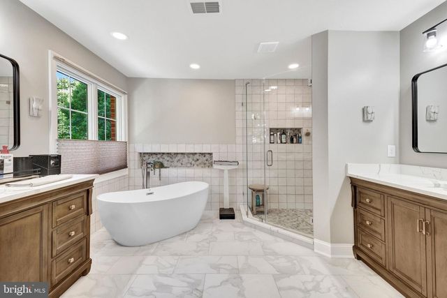 2961 WILSON AVE, Oakton, VA 22124