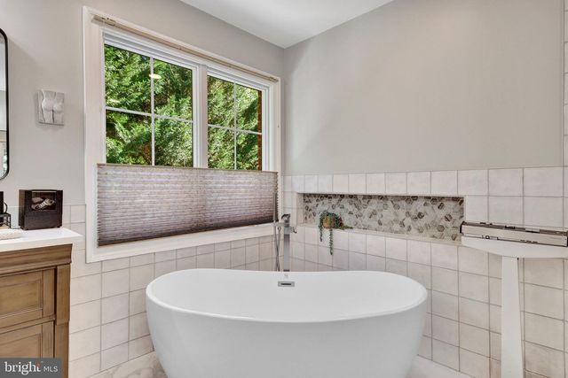 2961 WILSON AVE, Oakton, VA 22124