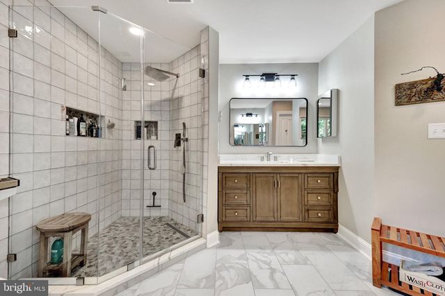 2961 WILSON AVE, Oakton, VA 22124