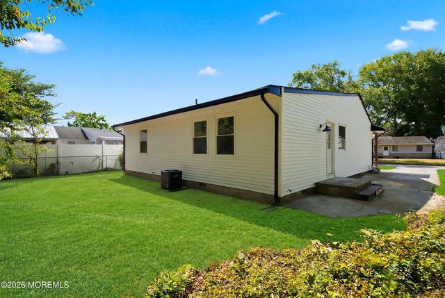504 Kadlubeck Way, Little Egg Harbor, NJ 08087
