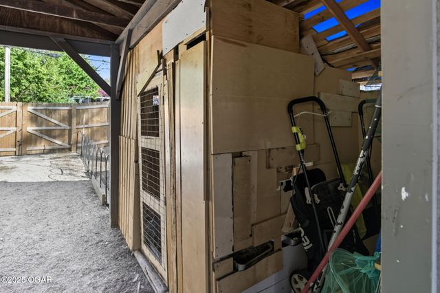 411 S Saint Charles Avenue, Joplin, MO 64801