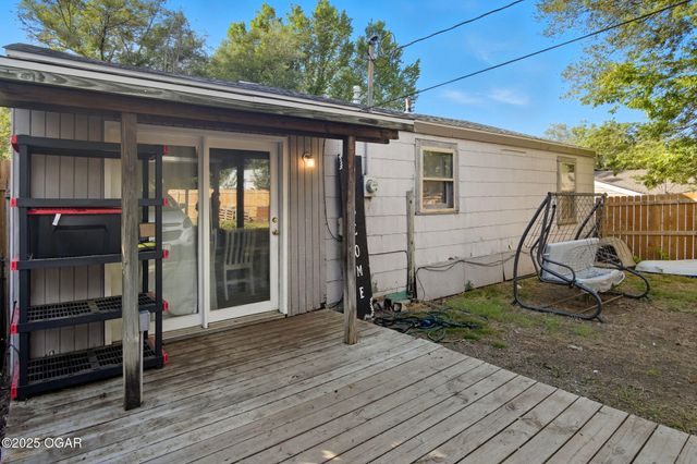 411 S Saint Charles Avenue, Joplin, MO 64801