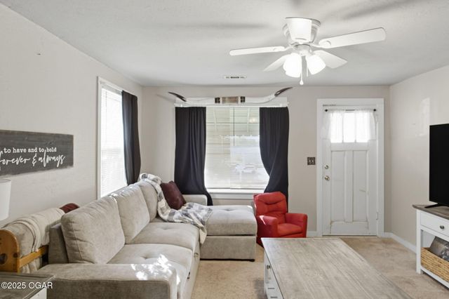 411 S Saint Charles Avenue, Joplin, MO 64801