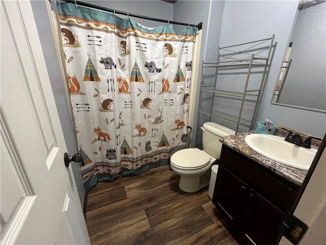 805 6th Avenue, Gravette, AR 72736