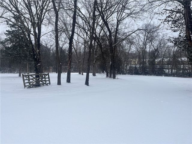 805 6th Avenue, Gravette, AR 72736