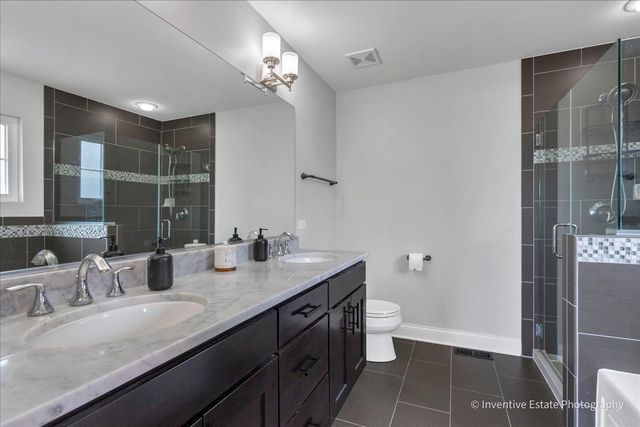 5642 N LOCKWOOD Avenue, Chicago, IL 60646