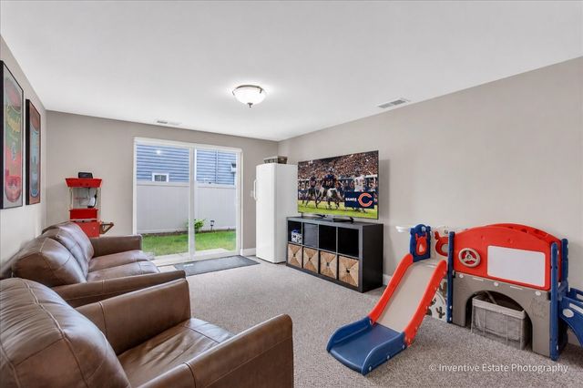 5642 N LOCKWOOD Avenue, Chicago, IL 60646
