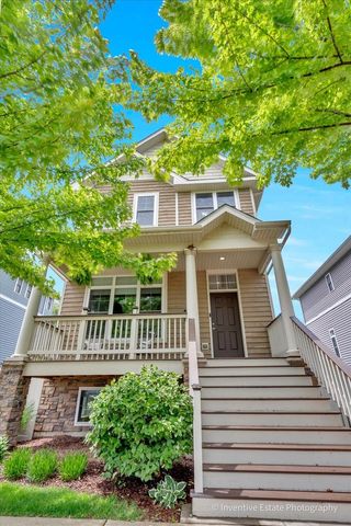 5642 N LOCKWOOD Avenue, Chicago, IL 60646