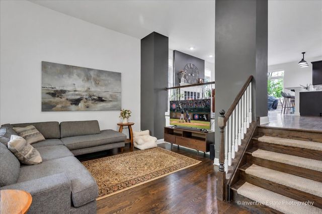 5642 N LOCKWOOD Avenue, Chicago, IL 60646