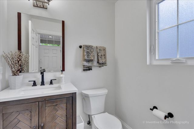 5642 N LOCKWOOD Avenue, Chicago, IL 60646