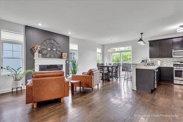 5642 N LOCKWOOD Avenue, Chicago, IL 60646