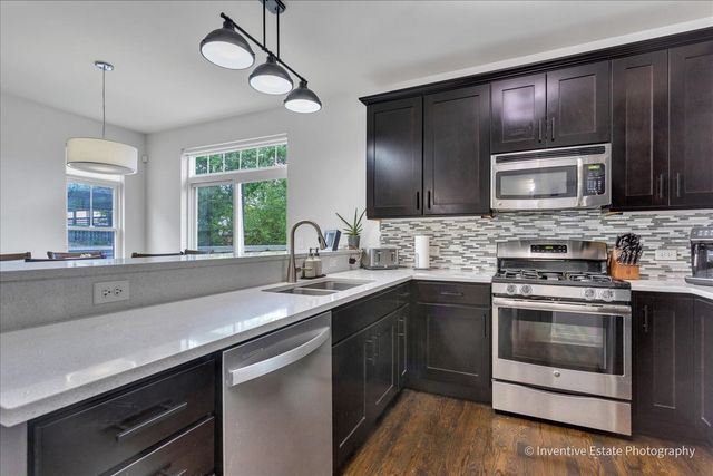 5642 N LOCKWOOD Avenue, Chicago, IL 60646