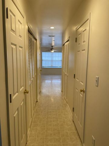 28 PALMER SQ, Beverly, NJ 08010