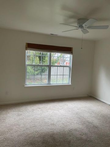 28 PALMER SQ, Beverly, NJ 08010