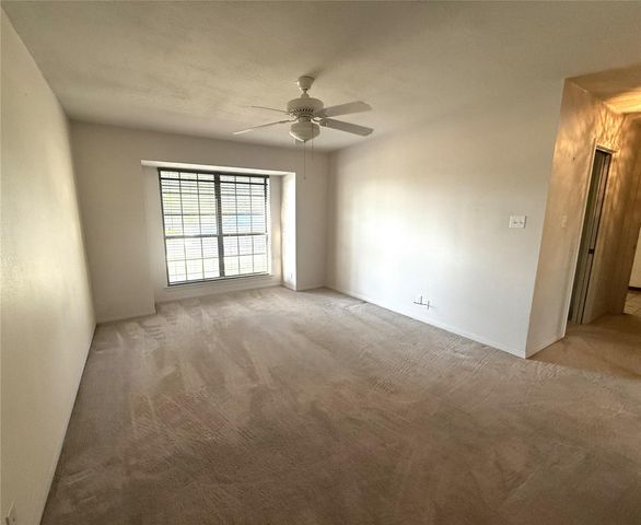 133 Champions DR, Rockdale, TX 76567