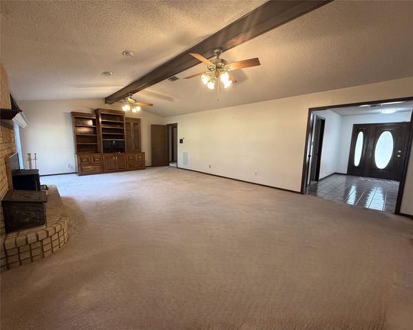 133 Champions DR, Rockdale, TX 76567