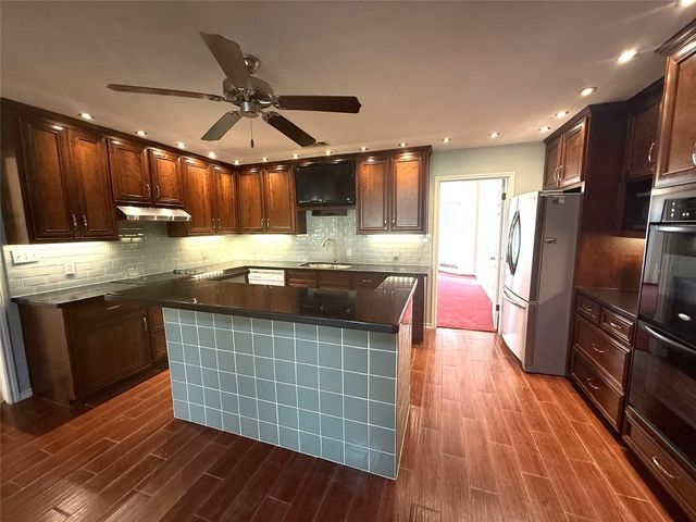 133 Champions DR, Rockdale, TX 76567