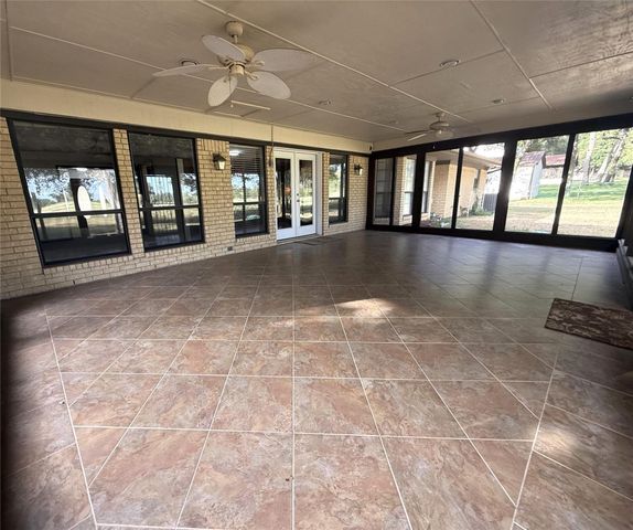 133 Champions DR, Rockdale, TX 76567