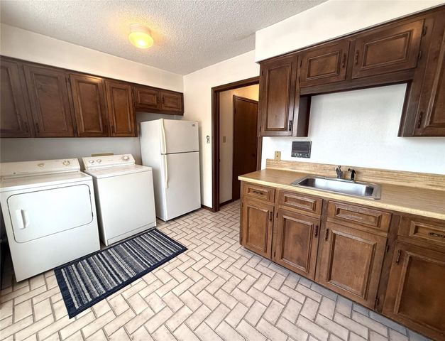 133 Champions DR, Rockdale, TX 76567