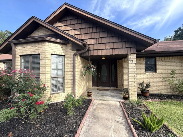 133 Champions DR, Rockdale, TX 76567