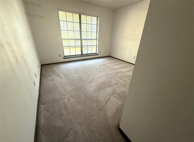 133 Champions DR, Rockdale, TX 76567