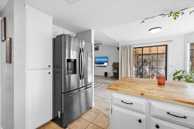 3208 Burton Drive, Medford, OR 97504