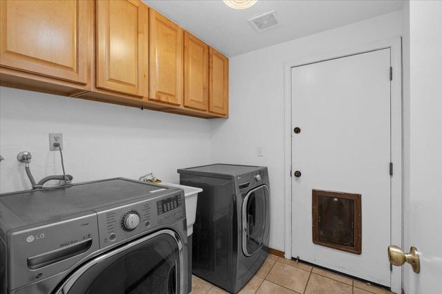 3208 Burton Drive, Medford, OR 97504