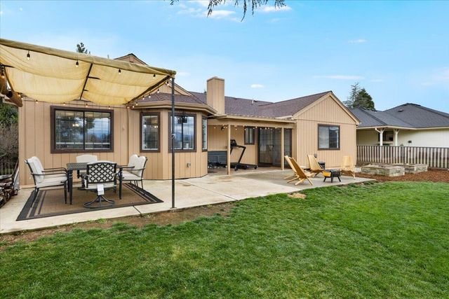 3208 Burton Drive, Medford, OR 97504