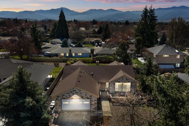 3208 Burton Drive, Medford, OR 97504