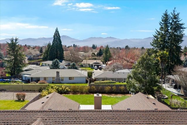 3208 Burton Drive, Medford, OR 97504