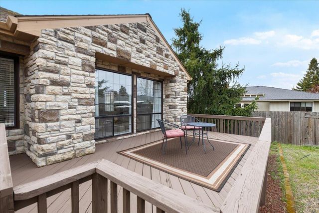 3208 Burton Drive, Medford, OR 97504