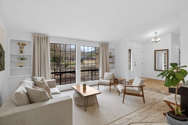 3208 Burton Drive, Medford, OR 97504