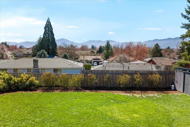 3208 Burton Drive, Medford, OR 97504