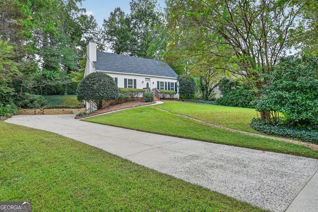 2750 Holly Ridge Circle, Marietta, GA 30062