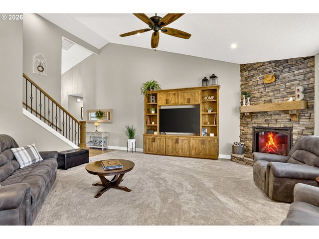 29746 Se SUNVIEW Ln, Estacada, OR 97023