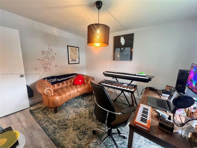 16531 Blatt Blvd 103, Weston, FL 33326