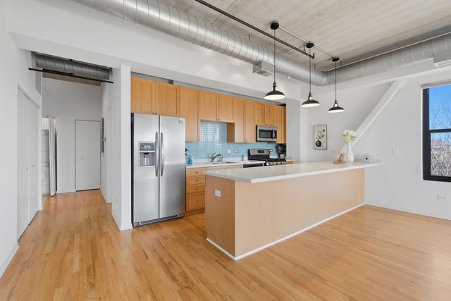 1735 W Diversey Parkway 409, Chicago, IL 60614