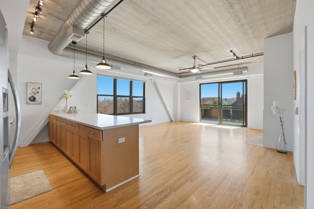 1735 W Diversey Parkway 409, Chicago, IL 60614