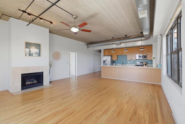 1735 W Diversey Parkway 409, Chicago, IL 60614