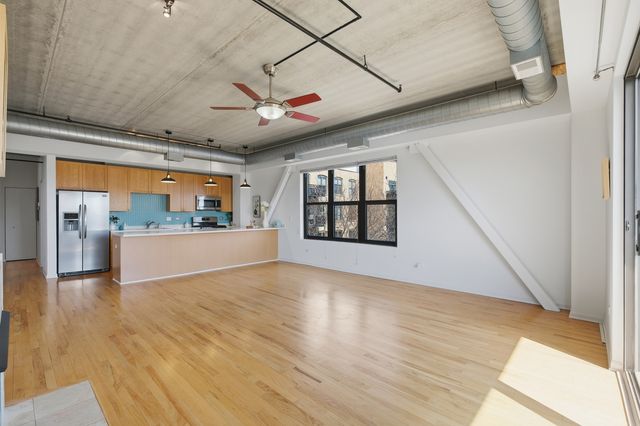 1735 W Diversey Parkway 409, Chicago, IL 60614