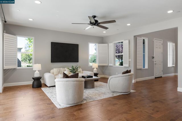 19221 Eagle View Dr, Morgan Hill, CA 95037