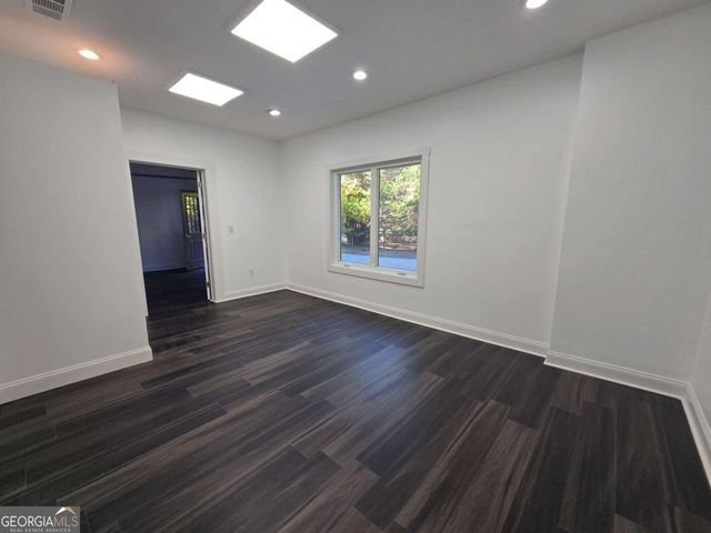 398 Dunleven Manor Walk, Lawrenceville, GA 30043