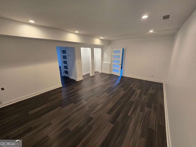 398 Dunleven Manor Walk, Lawrenceville, GA 30043