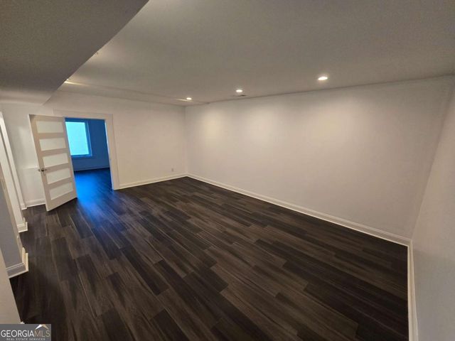 398 Dunleven Manor Walk, Lawrenceville, GA 30043