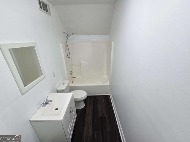 398 Dunleven Manor Walk, Lawrenceville, GA 30043