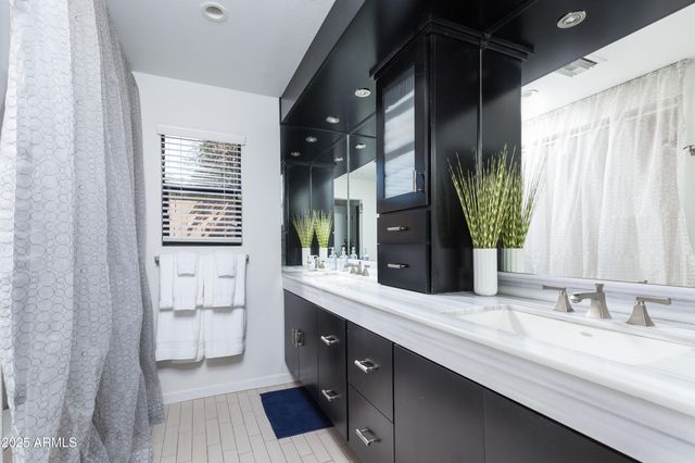 6924 E MARIPOSA Drive, Scottsdale, AZ 85251