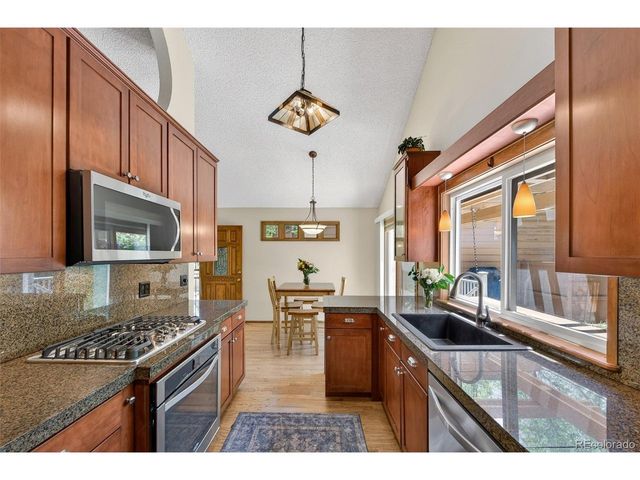 43 S Eagle Cir, Aurora, CO 80012
