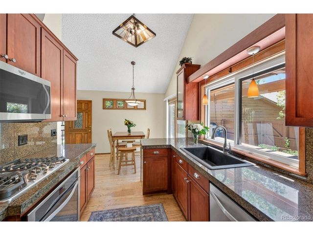 43 S Eagle Cir, Aurora, CO 80012