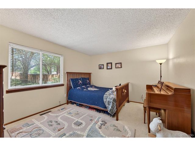 43 S Eagle Cir, Aurora, CO 80012