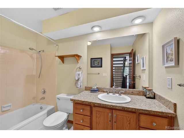 43 S Eagle Cir, Aurora, CO 80012